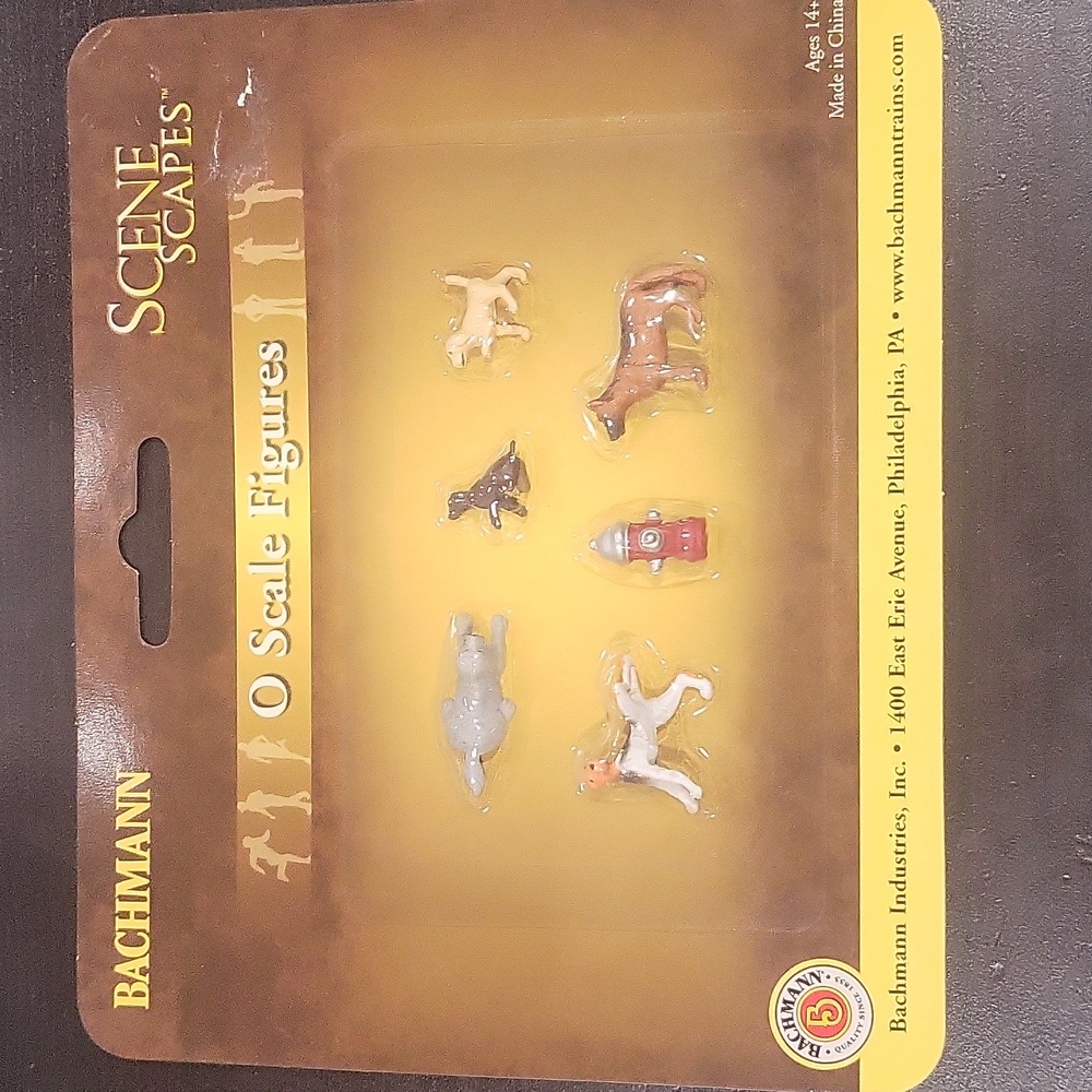 Bachmann O Scale Dog Figures